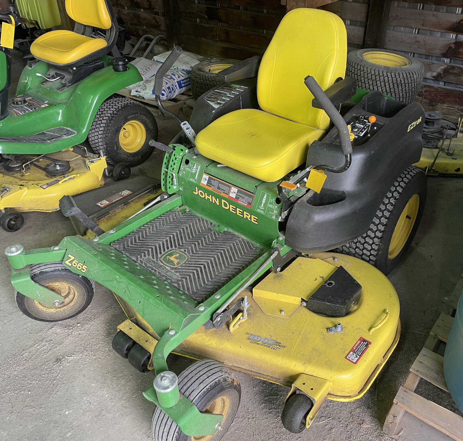 2015 John Deere Z665 Image 1