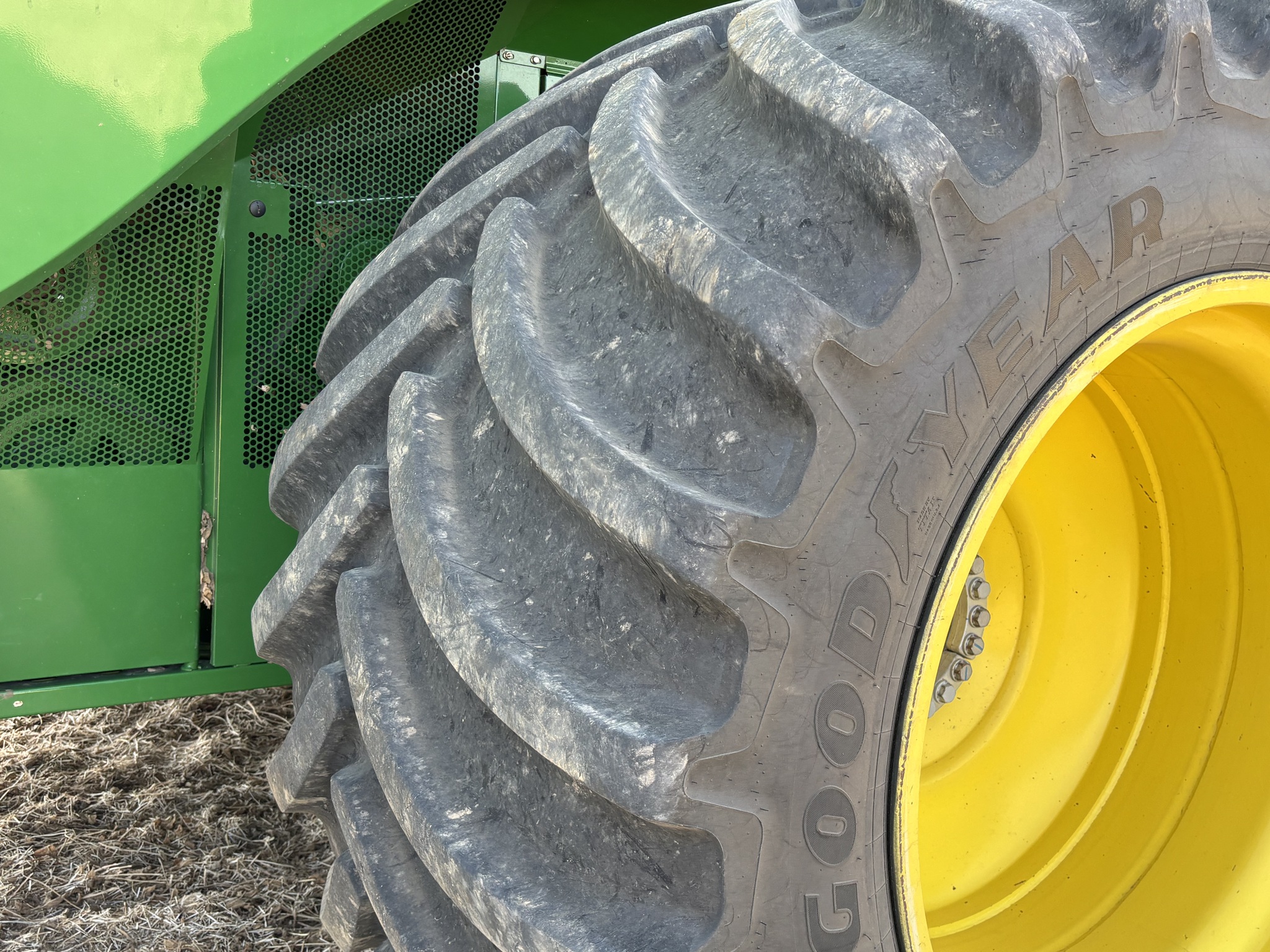  2024 John Deere S780 at Heritage Tractor in Kewanee, IL