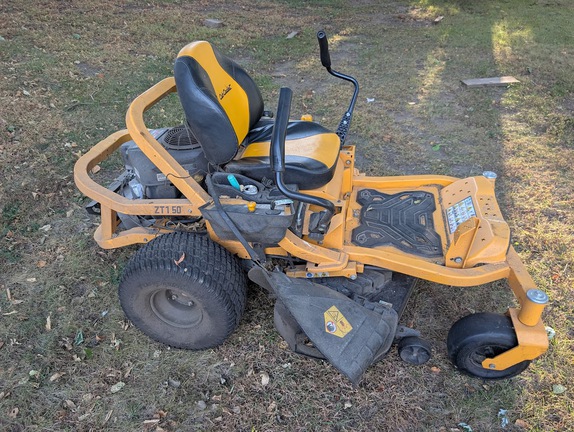  Cub Cadet ZT1 50 - Photo4
