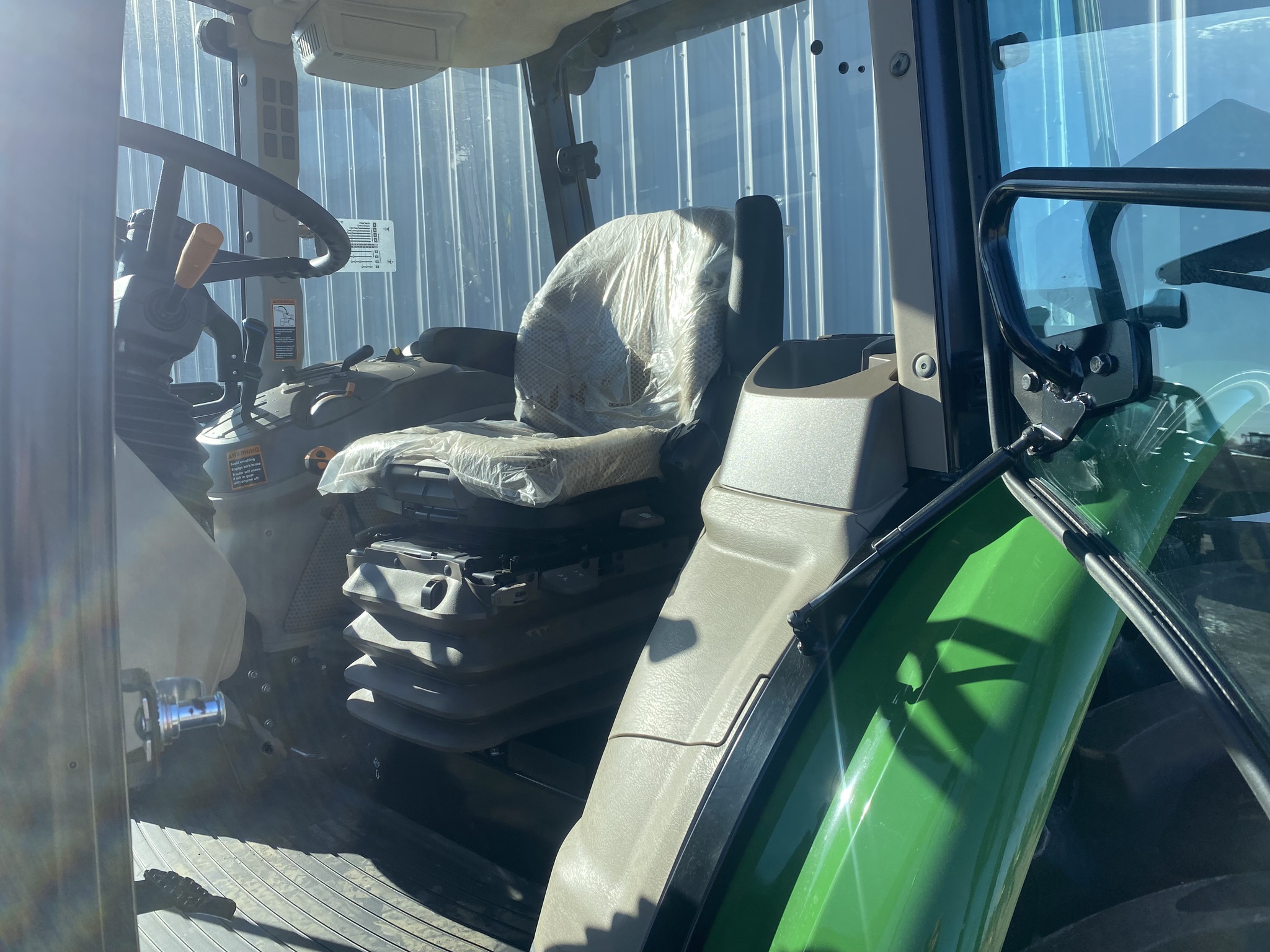 2023 John Deere 6120E Image 6