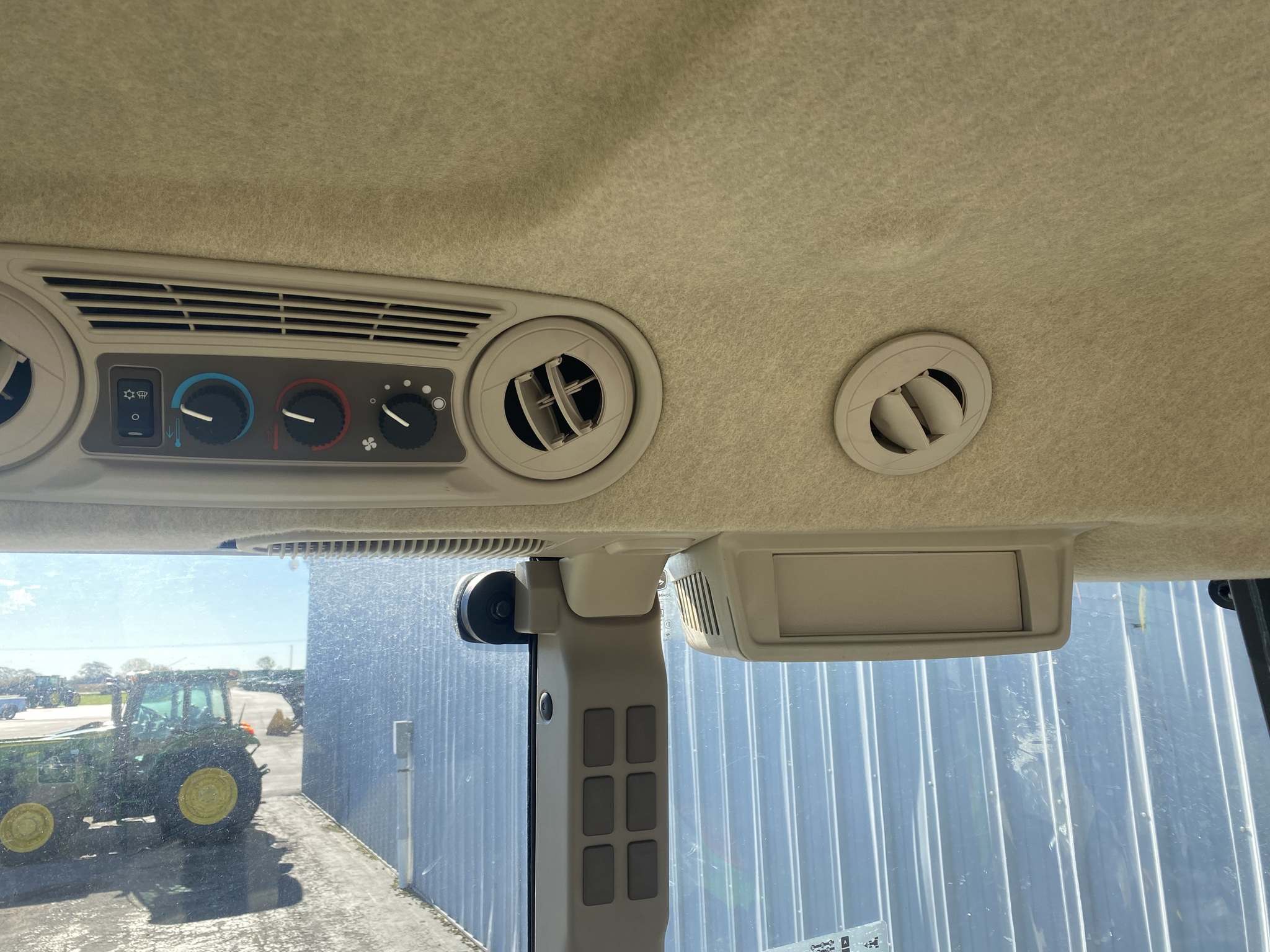 2023 John Deere 6120E Image 5