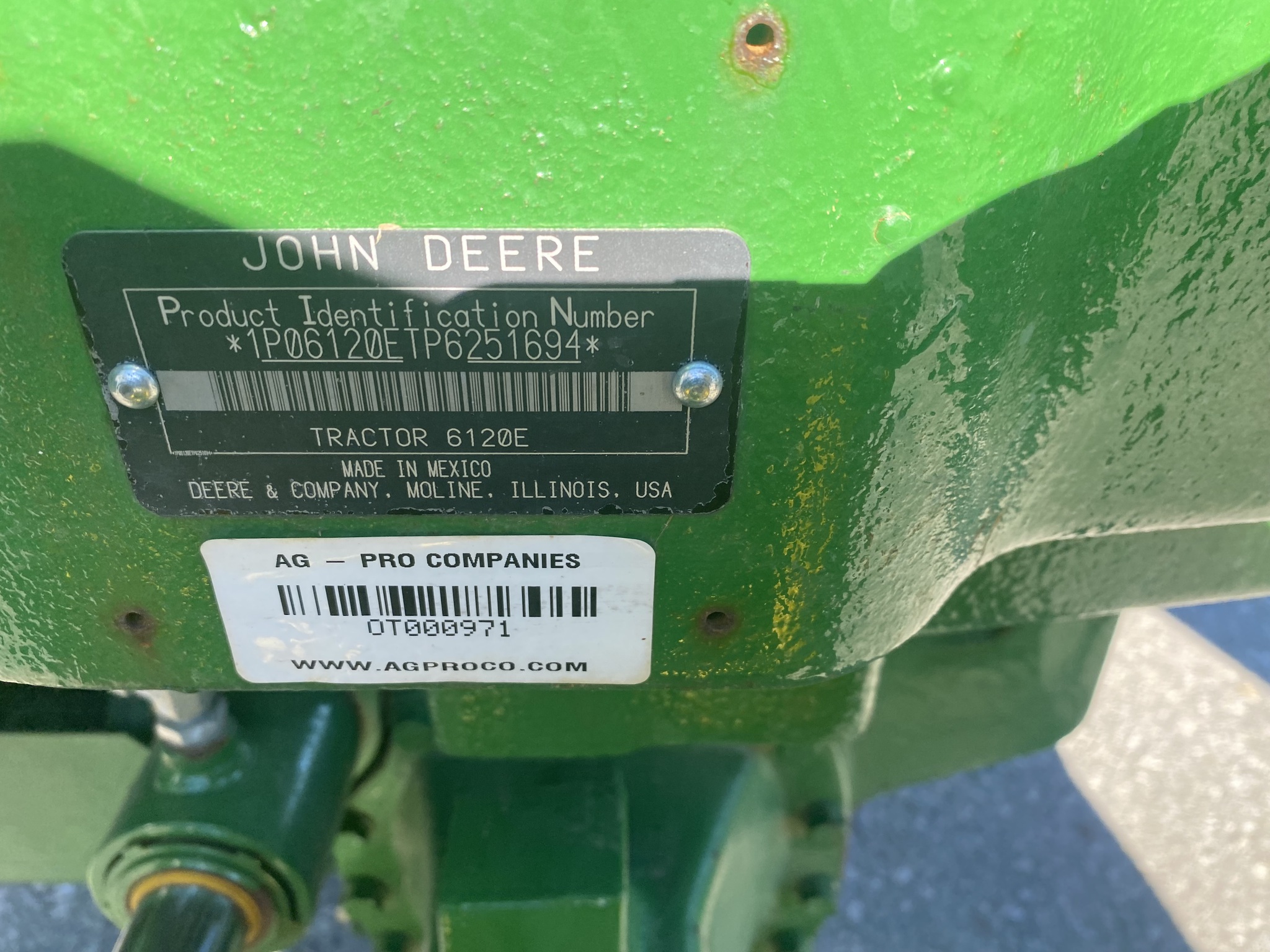 2023 John Deere 6120E Image 10
