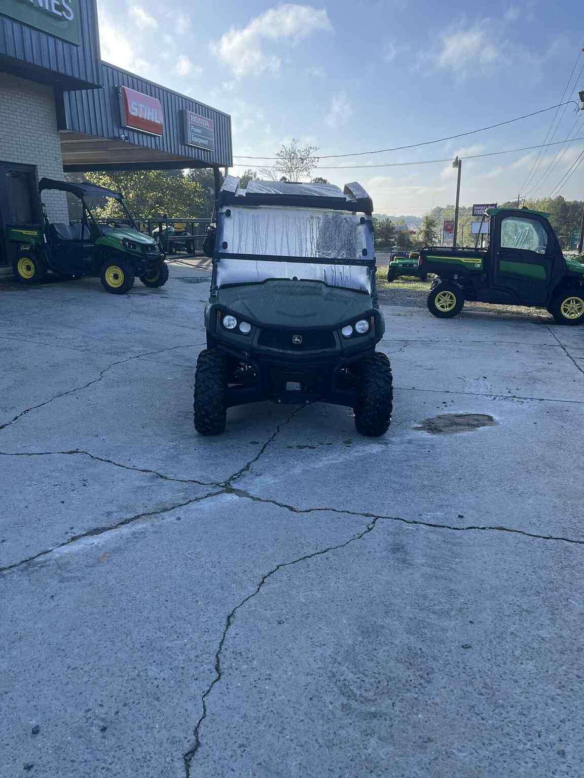 2025 John Deere XUV 590M Image 1
