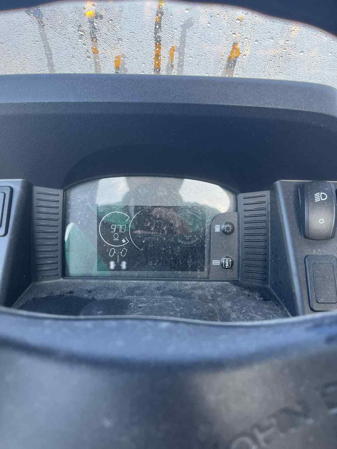 2025 John Deere XUV 590M Image 6