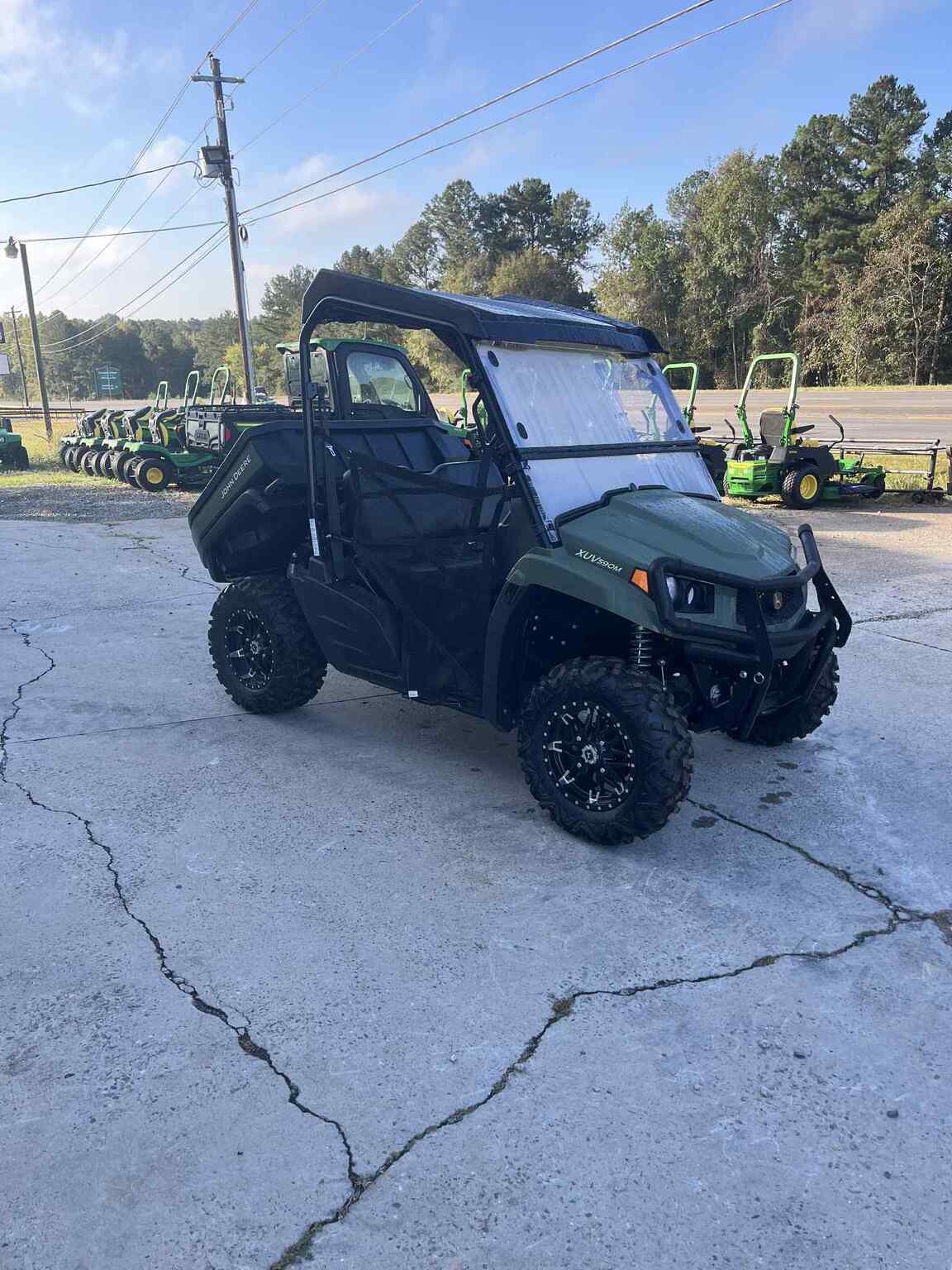 2025 John Deere XUV 590M Image 3