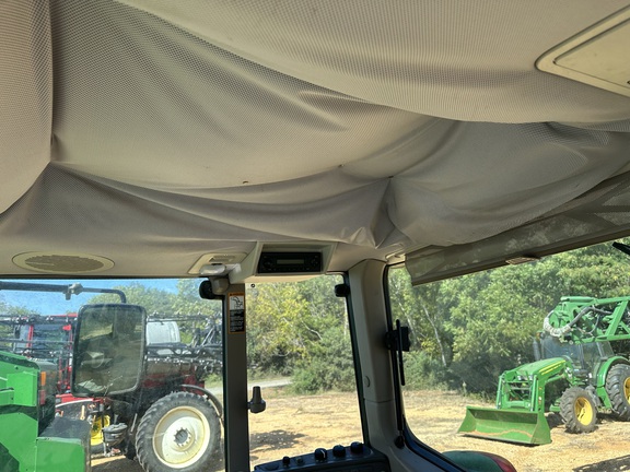 2012 John Deere 6125M Photo 8