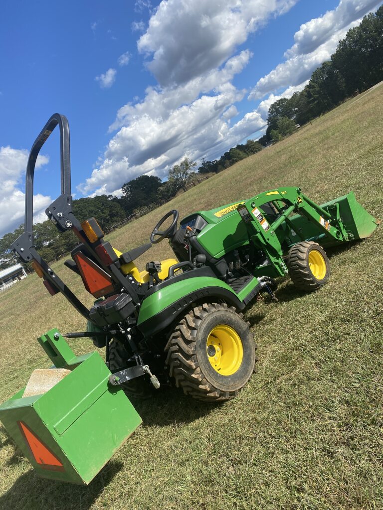 2019 John Deere 1025R Image 2