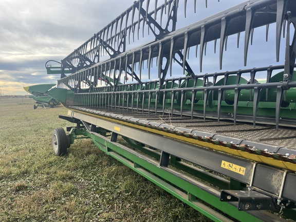 Used 2025 John Deere HDR 50 Combine Platforms at Horizon Ag & Turf in High Prairie, AB - Photo11