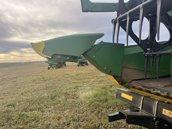 Used 2025 John Deere HDR 50 Combine Platforms at Horizon Ag & Turf in High Prairie, AB - Photo13