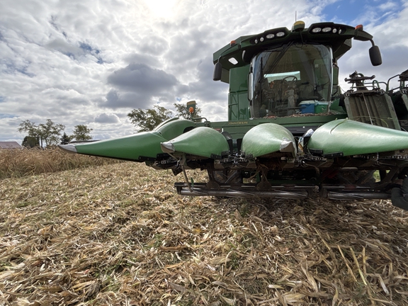 Used 2009 John Deere 606C Corn and Row Crop headers at Koenig Equipment in Anna, OH - Photo1