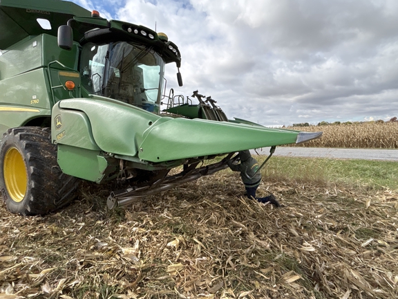 Used 2009 John Deere 606C Corn and Row Crop headers at Koenig Equipment in Anna, OH - Photo2