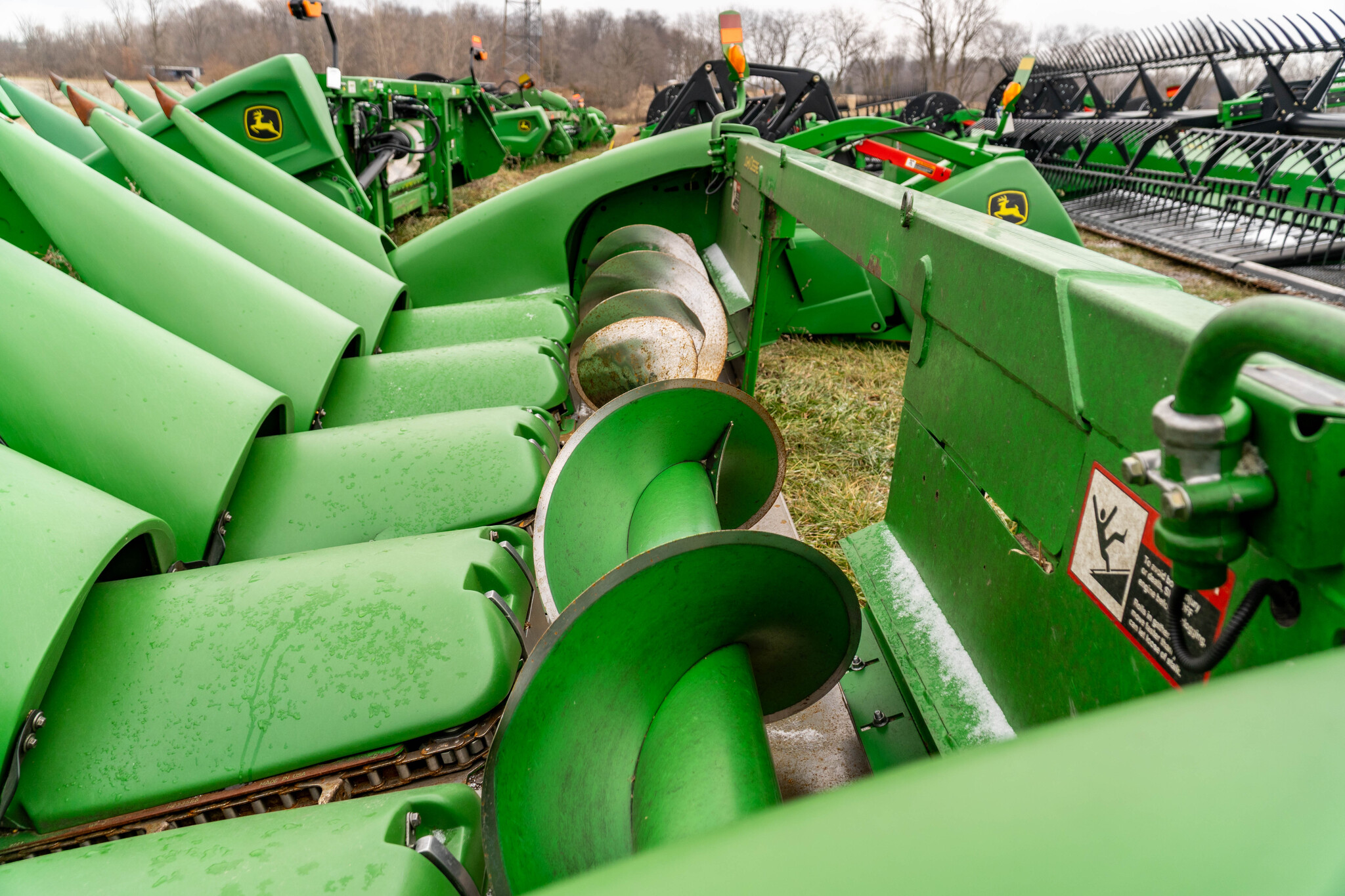 Used 2009 John Deere 606C Corn and Row Crop headers at Koenig Equipment in Anna, OH - PhotoXL9