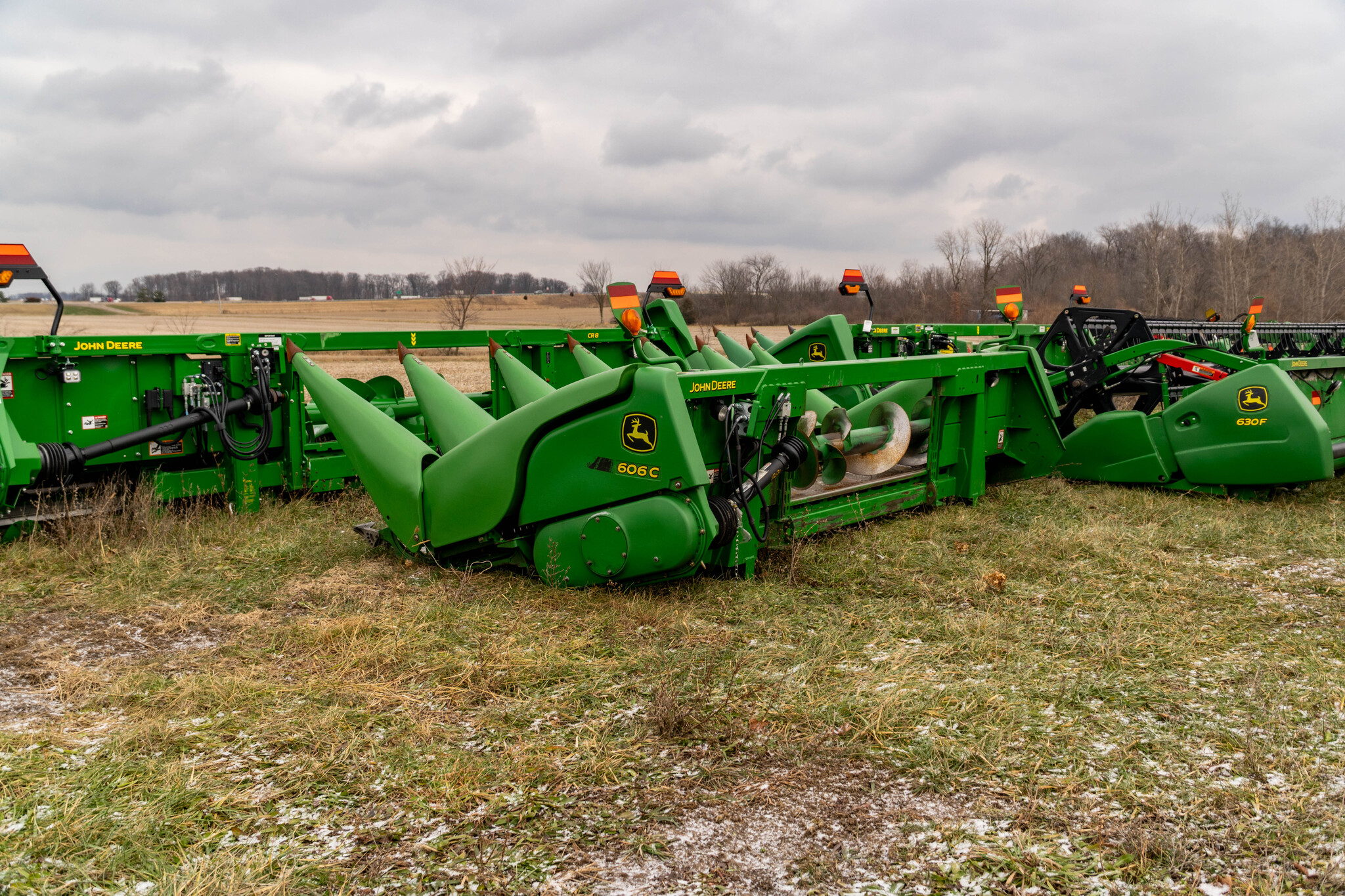 Used 2009 John Deere 606C Corn and Row Crop headers at Koenig Equipment in Anna, OH - PhotoXL2