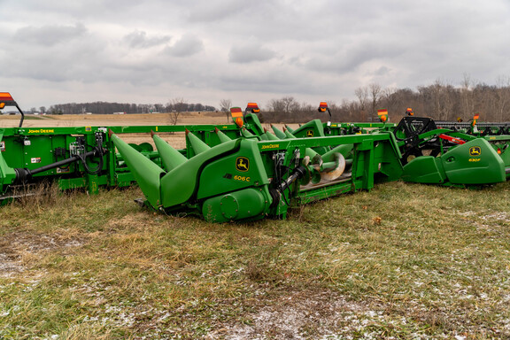 Used 2009 John Deere 606C Corn and Row Crop headers at Koenig Equipment in Anna, OH - Photo2
