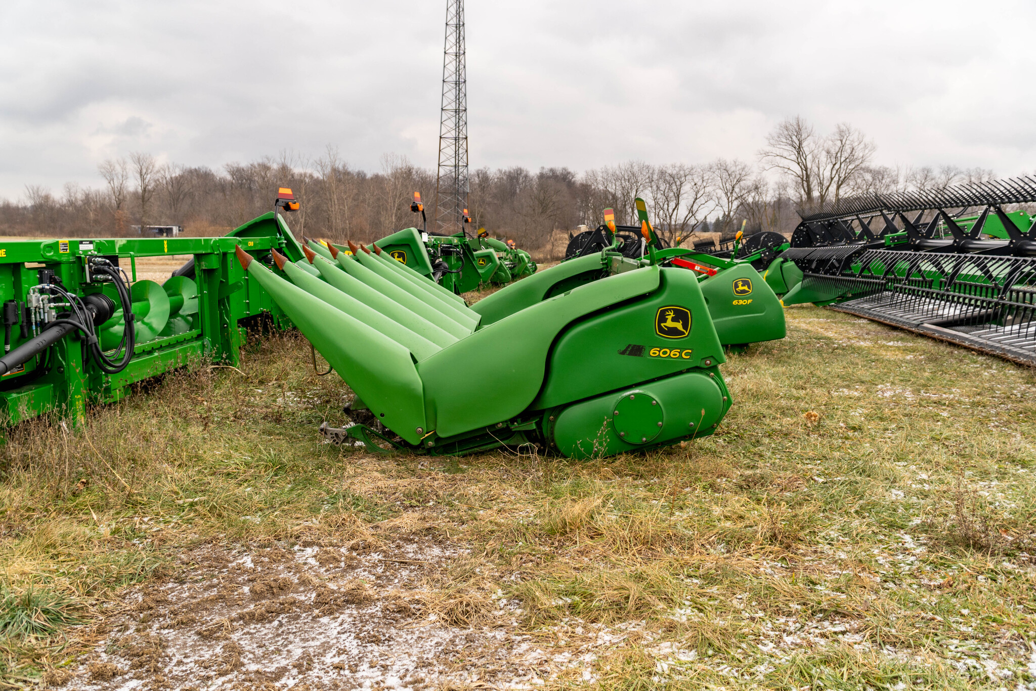 Used 2009 John Deere 606C Corn and Row Crop headers at Koenig Equipment in Anna, OH - PhotoXL1
