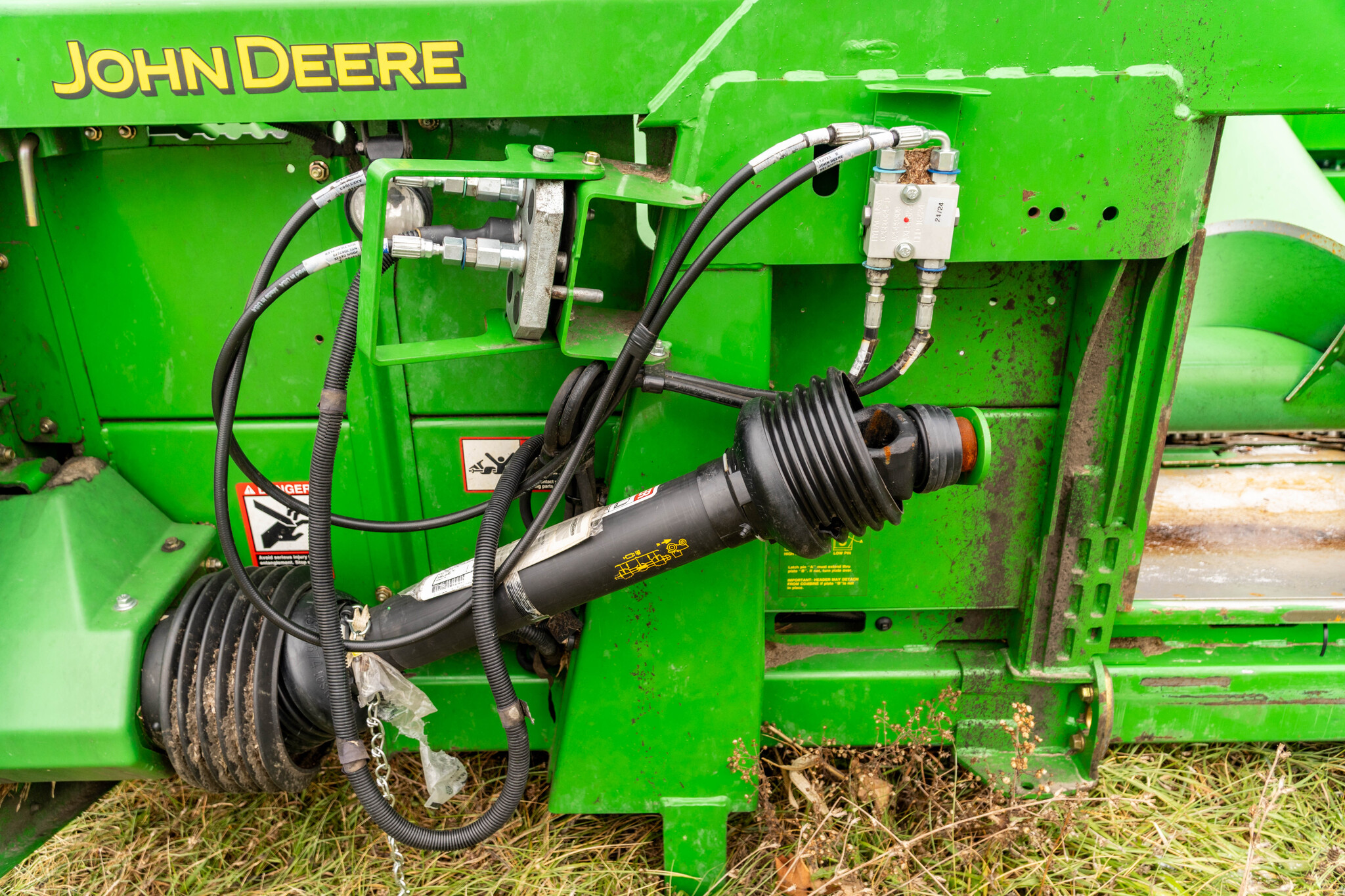 Used 2009 John Deere 606C Corn and Row Crop headers at Koenig Equipment in Anna, OH - PhotoXL7