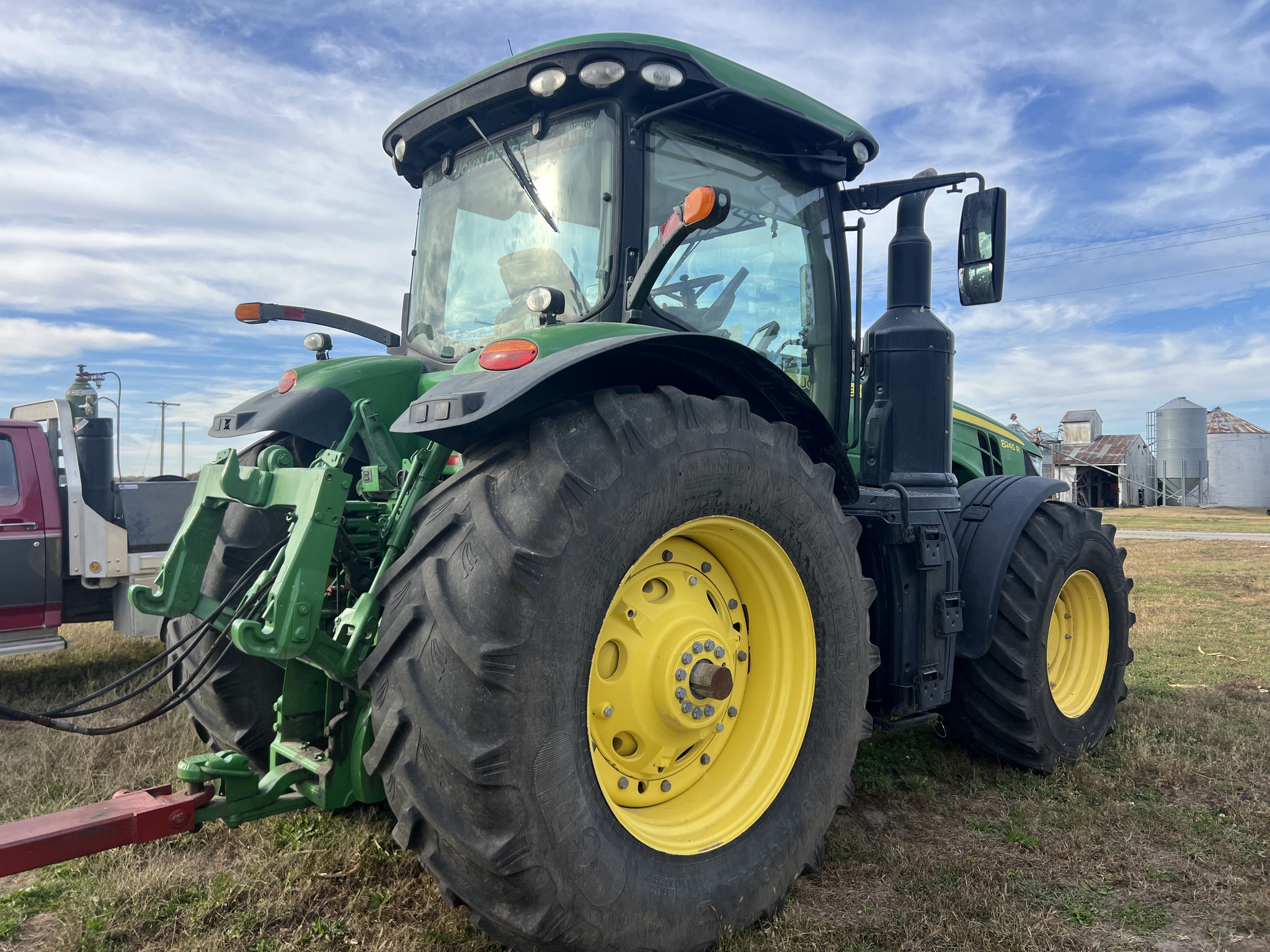2018 John Deere 8245R Image 3