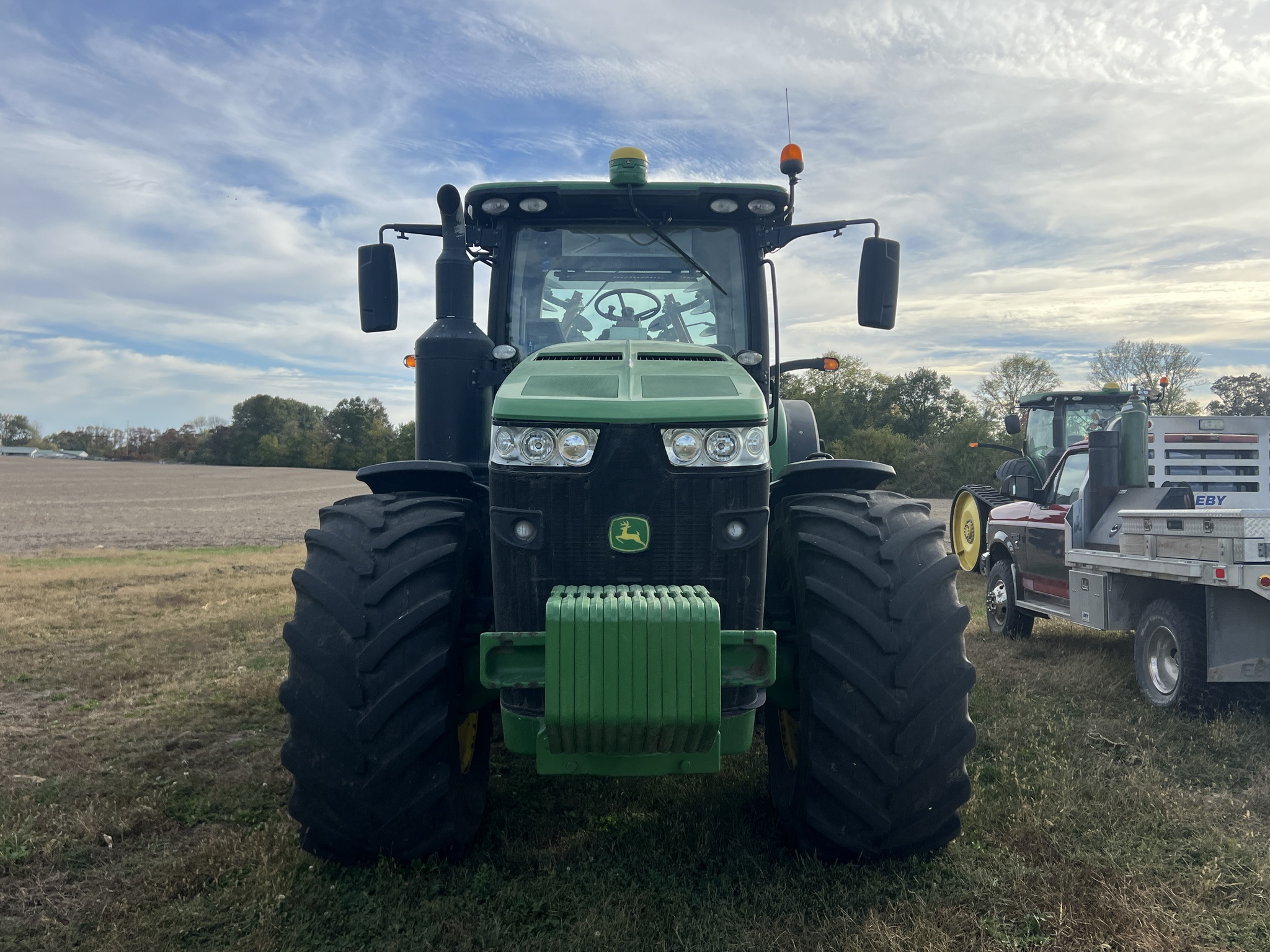 2018 John Deere 8245R Image 4