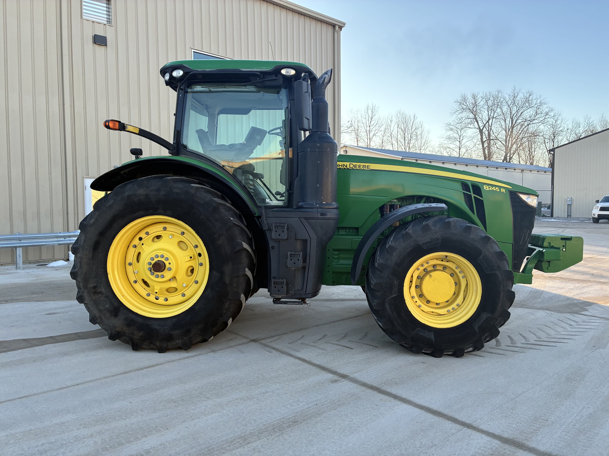 2018 John Deere 8245R Image 4