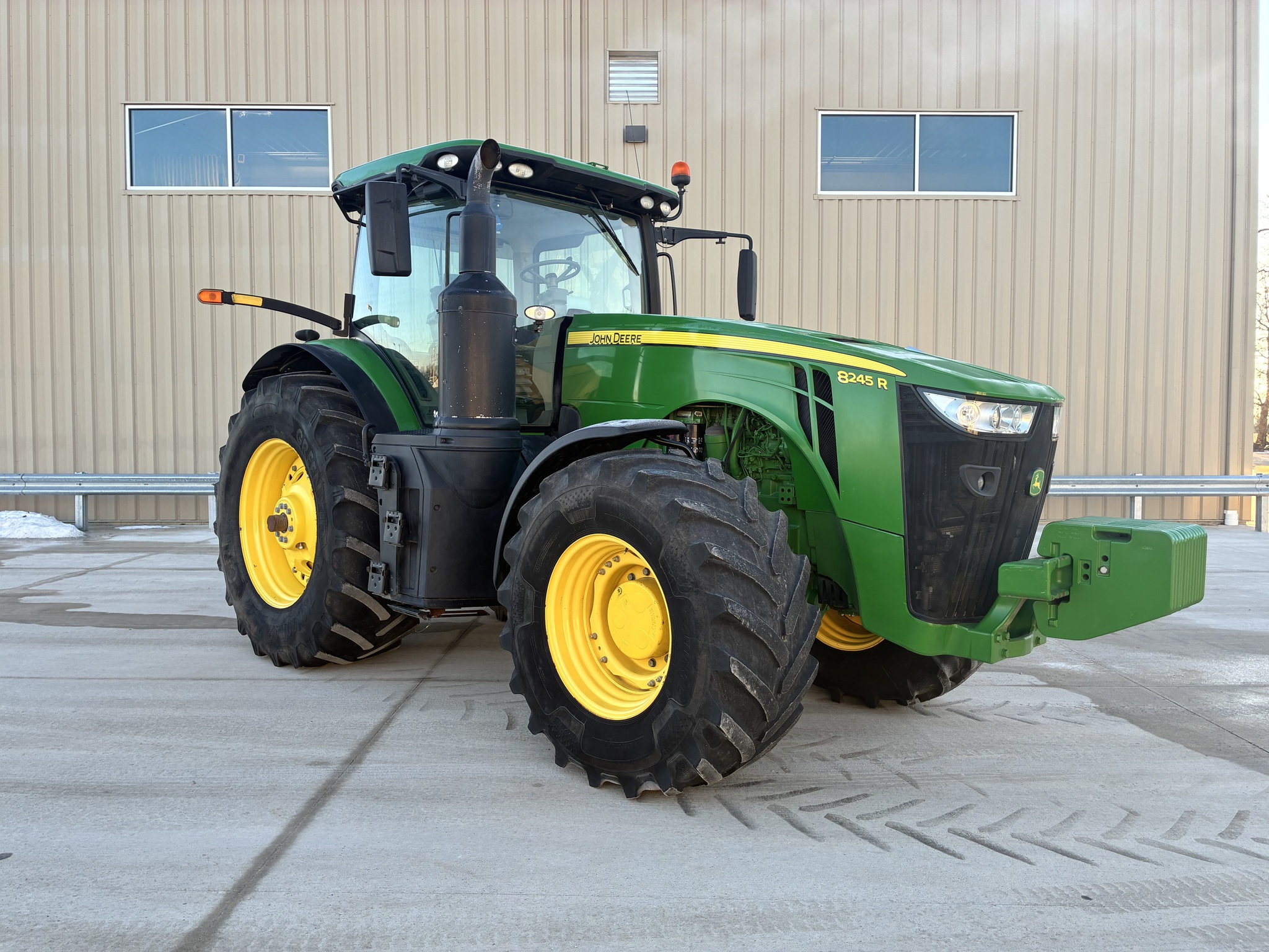 2018 John Deere 8245R Image 1
