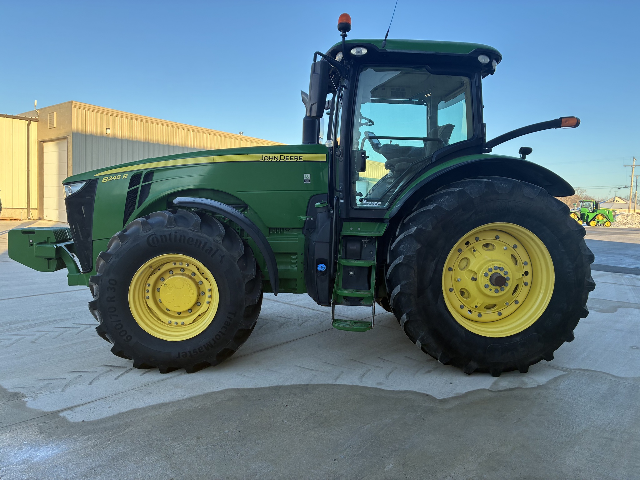 2018 John Deere 8245R Image 5