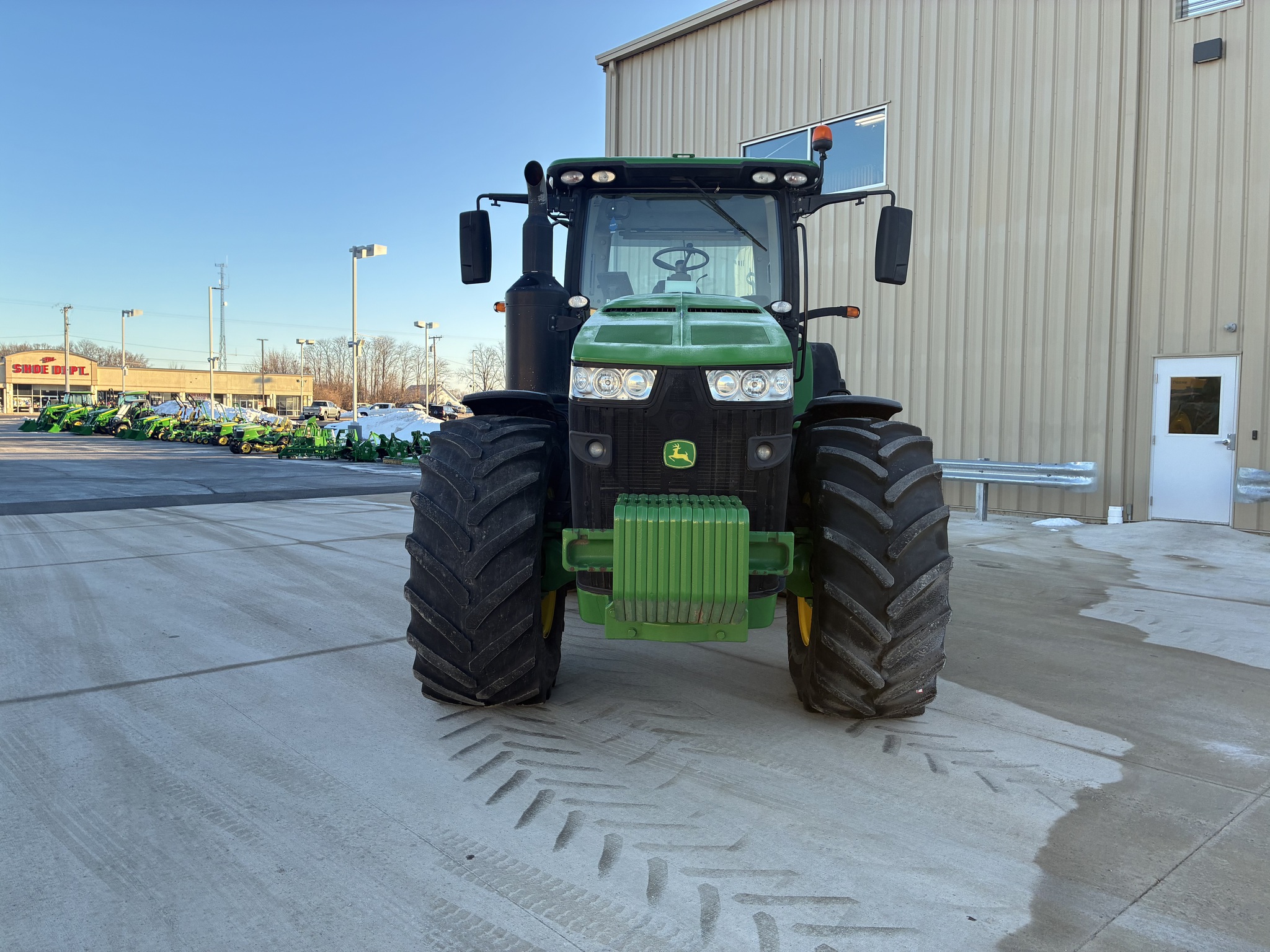 2018 John Deere 8245R Image 2