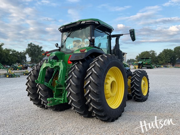 Photo of 2023 John Deere 8R 410