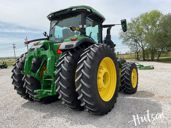 Photo of 2023 John Deere 8R 410