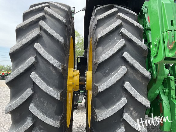 Photo of 2023 John Deere 8R 410