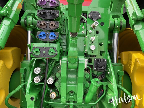 Photo of 2023 John Deere 8R 410