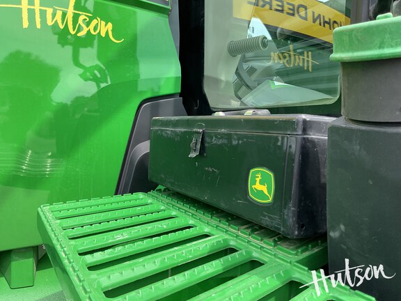 Photo of 2023 John Deere 8R 410
