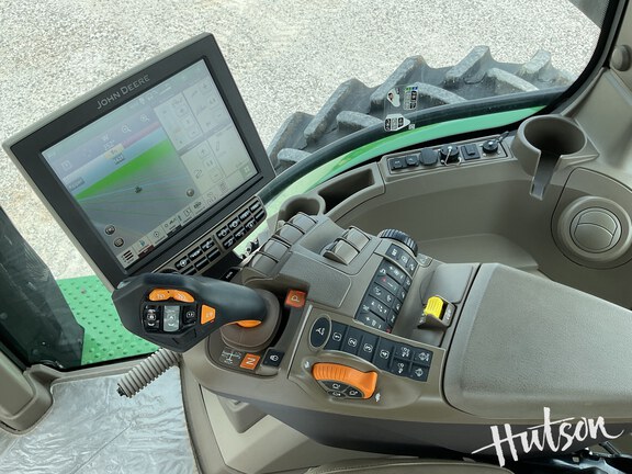Photo of 2023 John Deere 8R 410