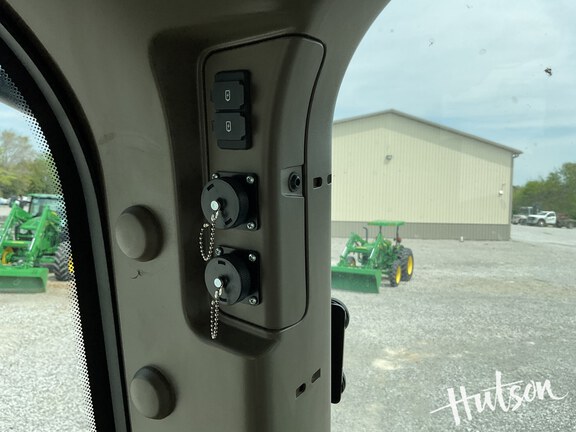 Photo of 2023 John Deere 8R 410