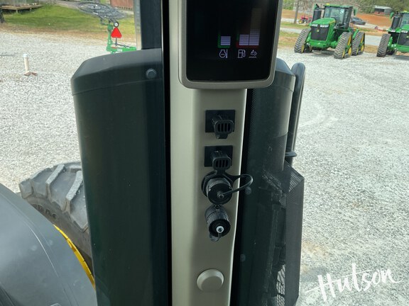 Photo of 2023 John Deere 8R 410