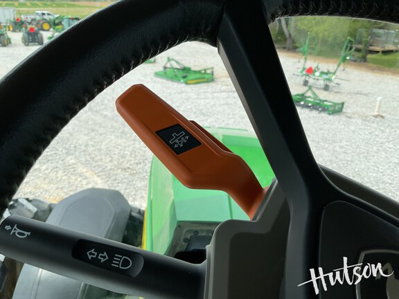 Photo of 2023 John Deere 8R 410