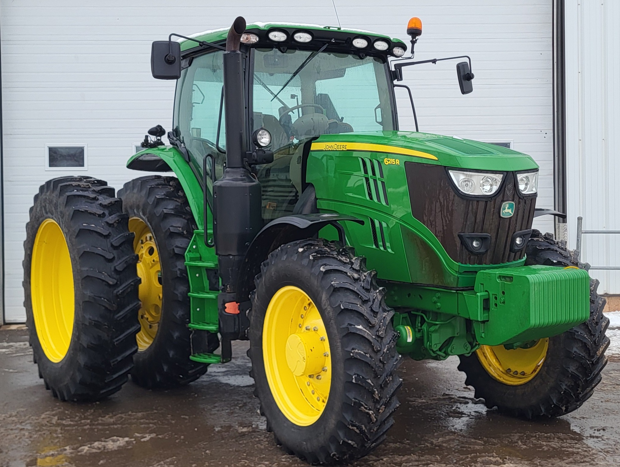 2019 John Deere 6215R Image 3