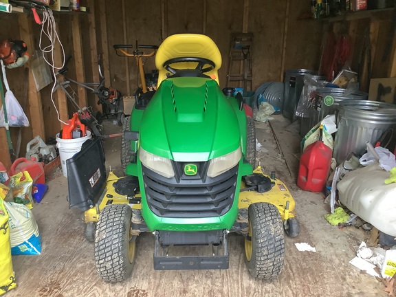 Photo of 2018 John Deere X584