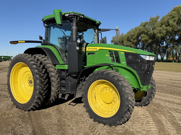  John Deere 7R 210
