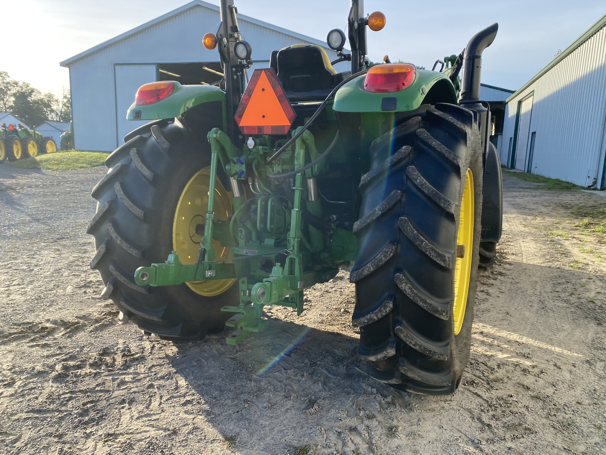 2017 John Deere 6130M Image 7