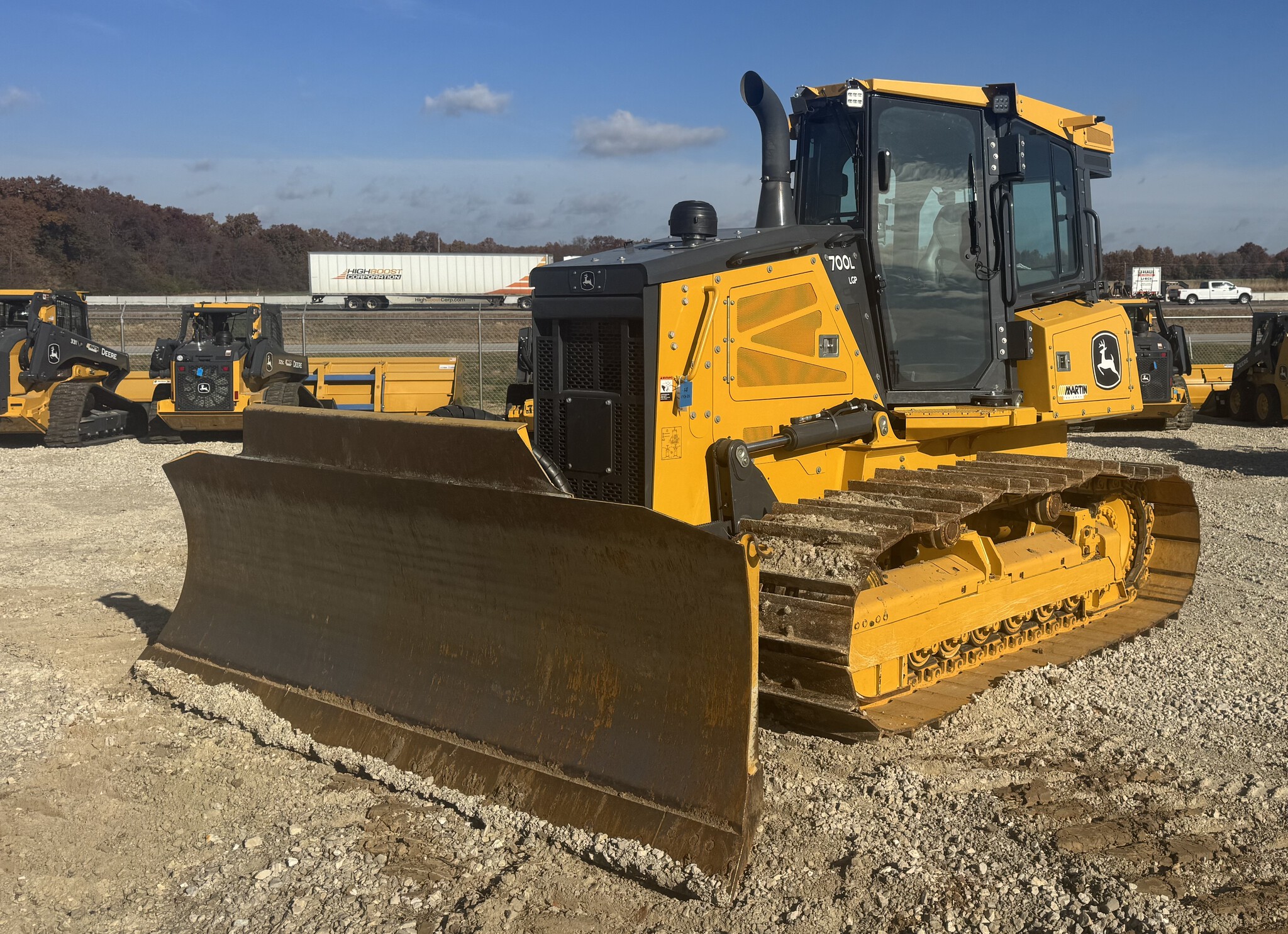 2023 John Deere 700L Image 4