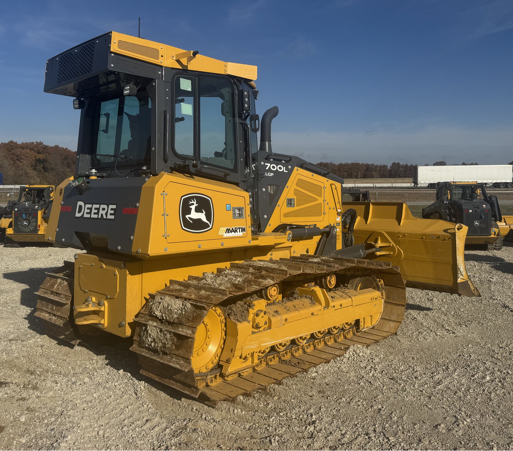 2023 John Deere 700L Image 5