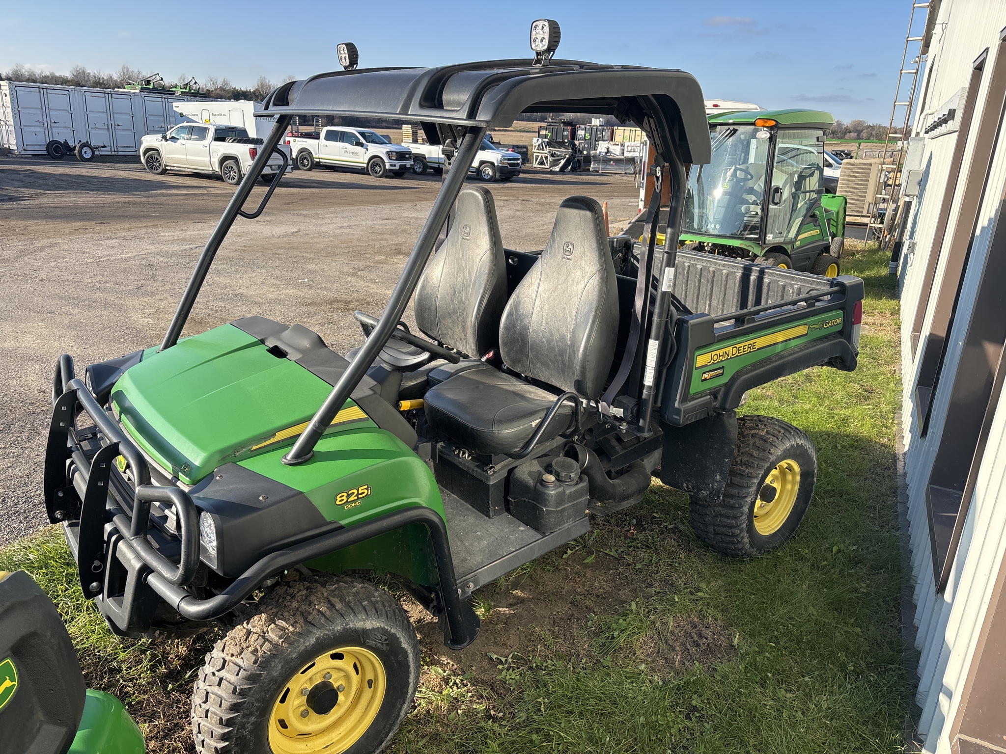 2010 John Deere XUV 825I GREEN Image 1