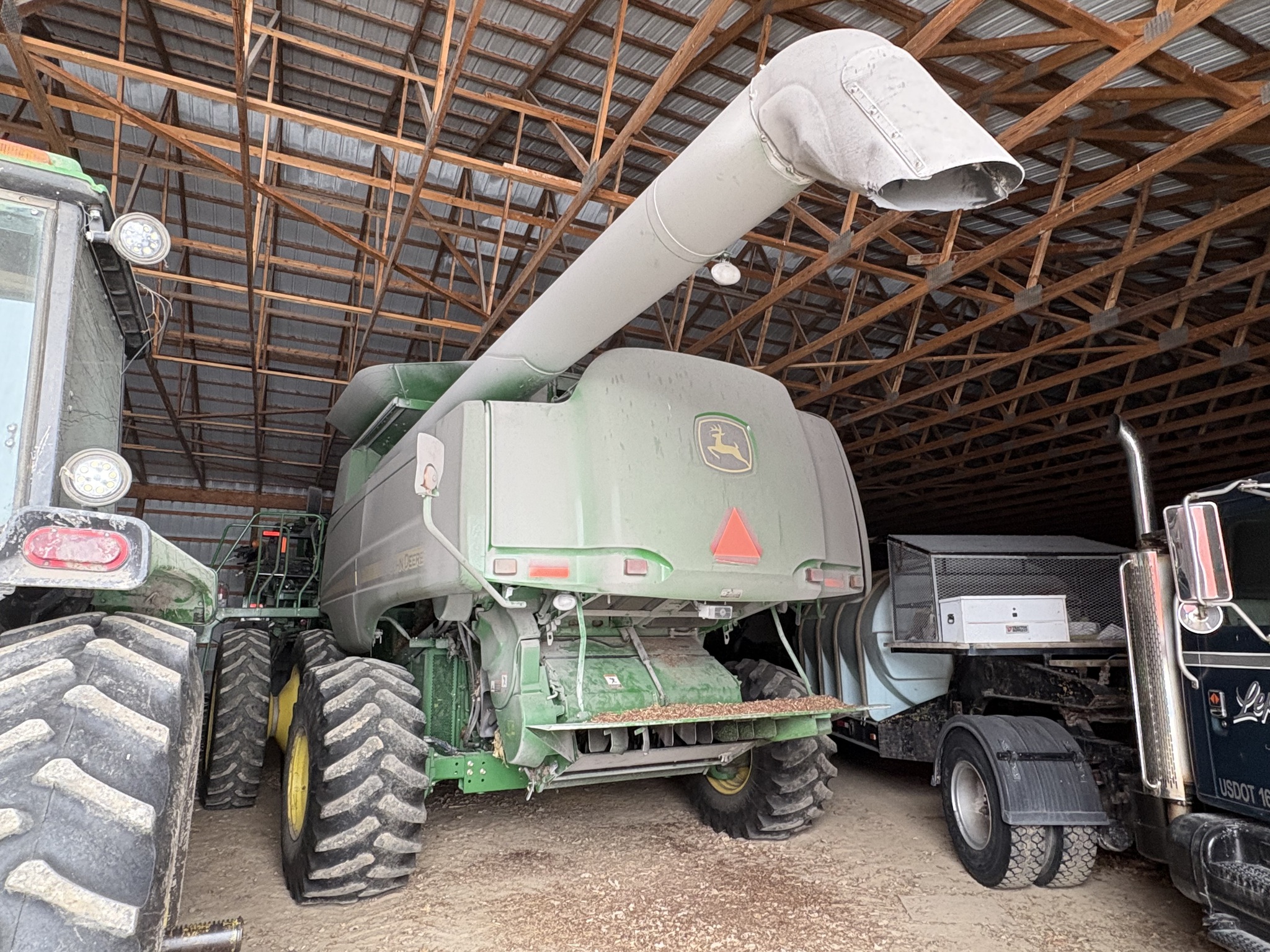 2008 John Deere 9770 STS Image 2