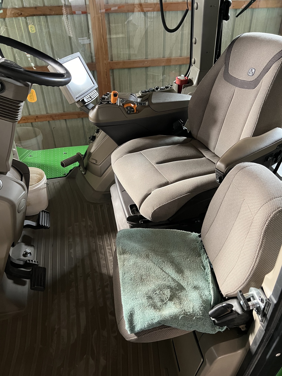 2023 John Deere 9R 490 Image 12