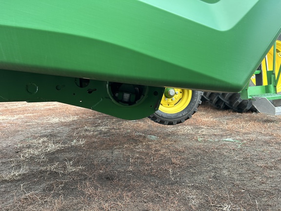 Used 2025 John Deere HDR 35 Combine Platforms at Horizon Ag & Turf in Lloydminster, AB - Photo3