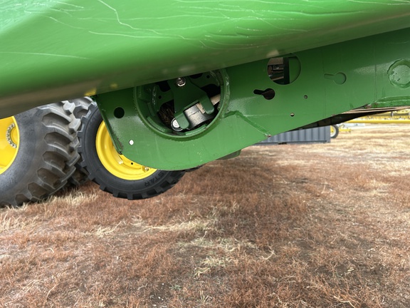 Used 2025 John Deere HDR 35 Combine Platforms at Horizon Ag & Turf in Lloydminster, AB - Photo4