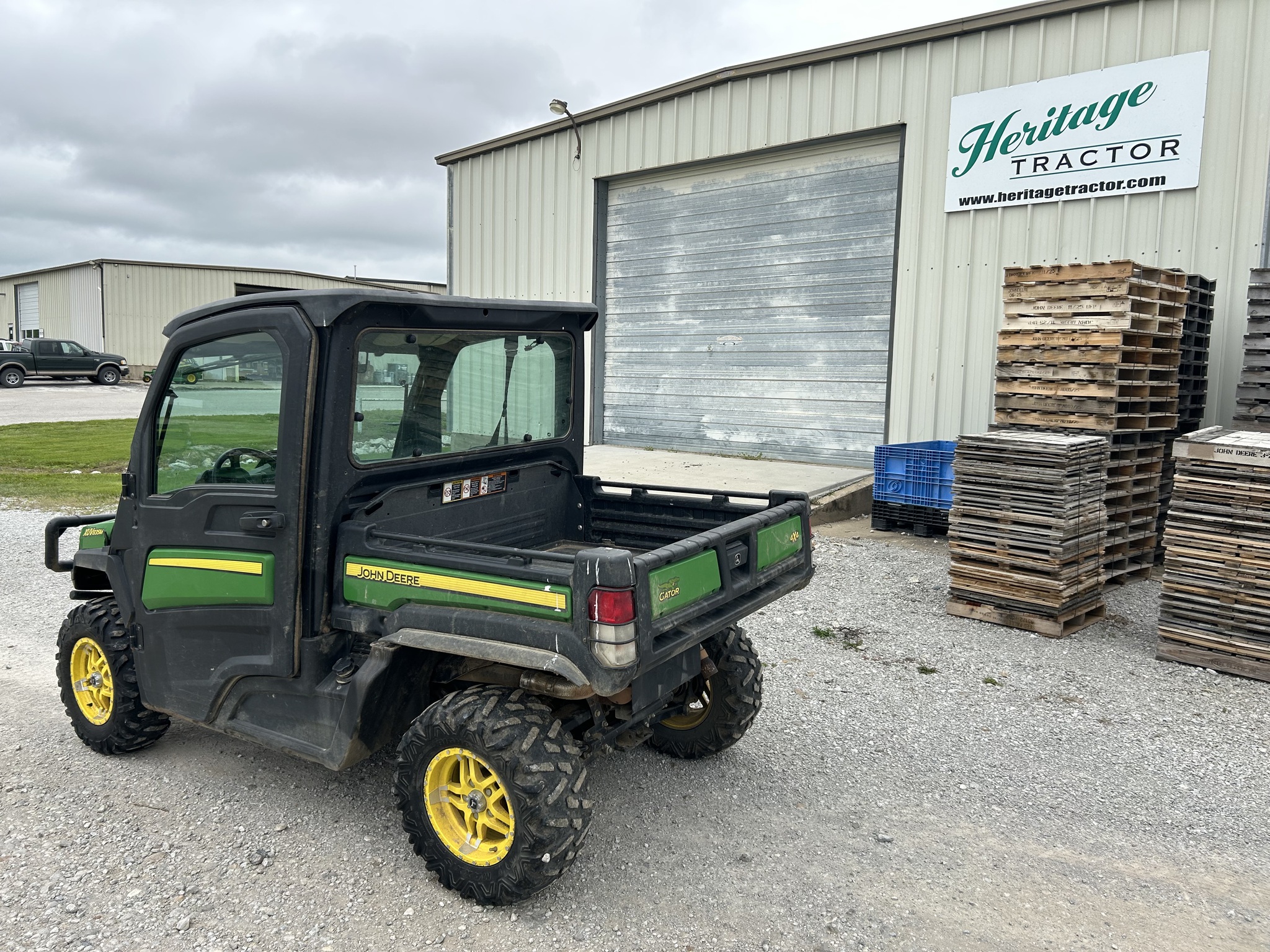  2018 John Deere XUV 835M at Heritage Tractor in Clinton, MO