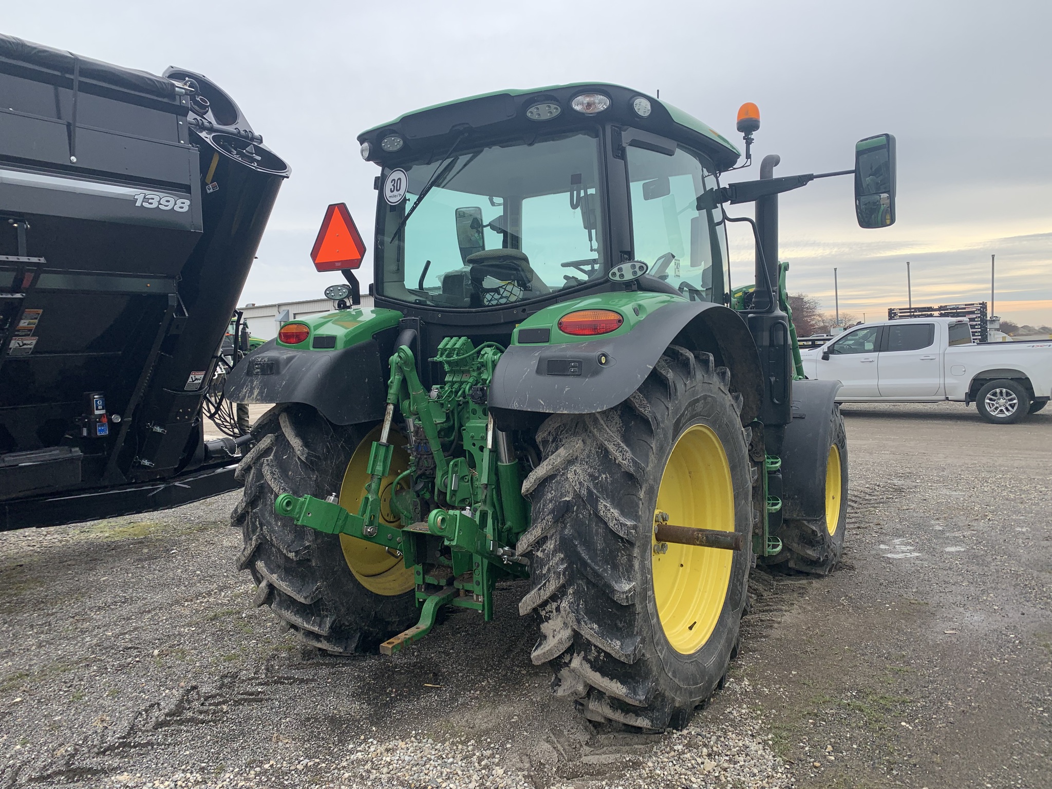 2022 John Deere 6R 130 Image 4