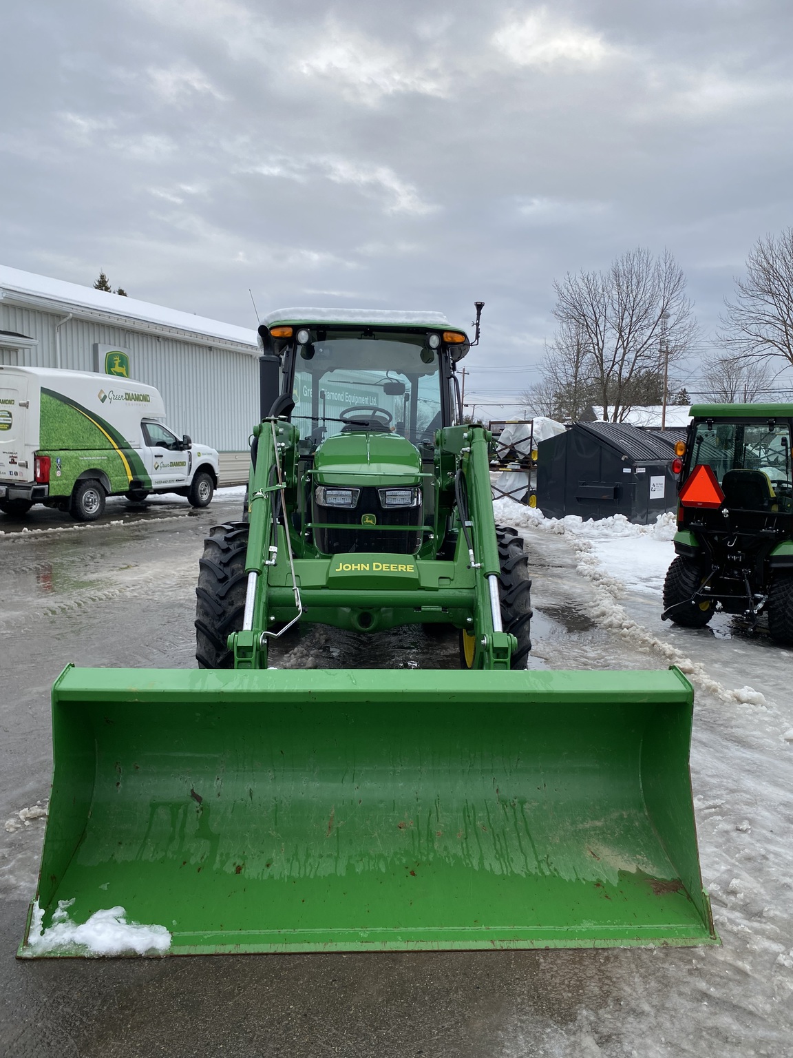 2024 John Deere 5075E Image 6