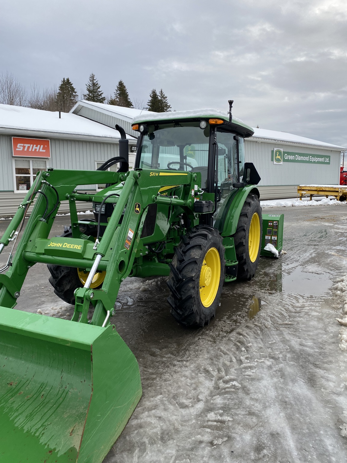 2024 John Deere 5075E Image 1